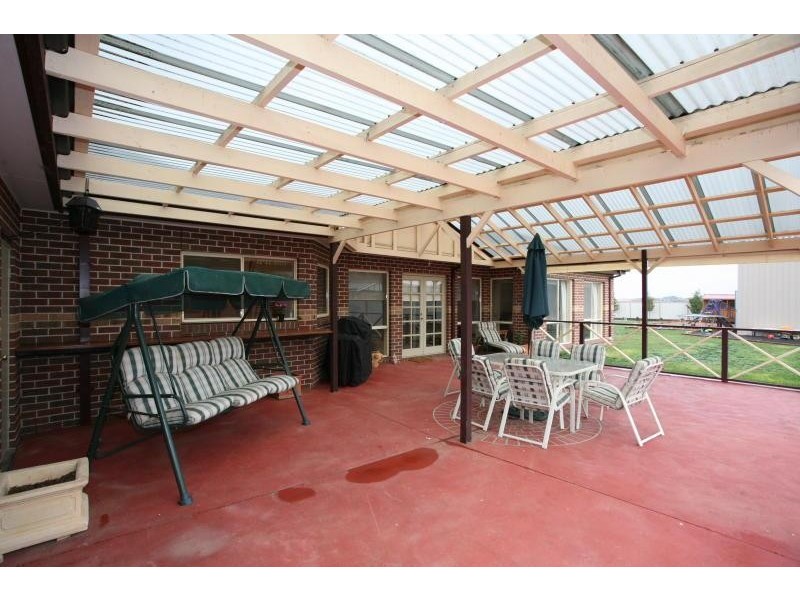 42 Caradon Drive, Truganina VIC 3029