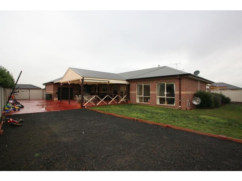42 Caradon Drive, Truganina VIC 3029