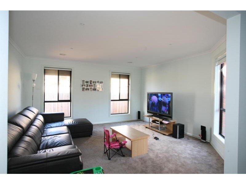 27 Solander Grove, Tarneit VIC 3029