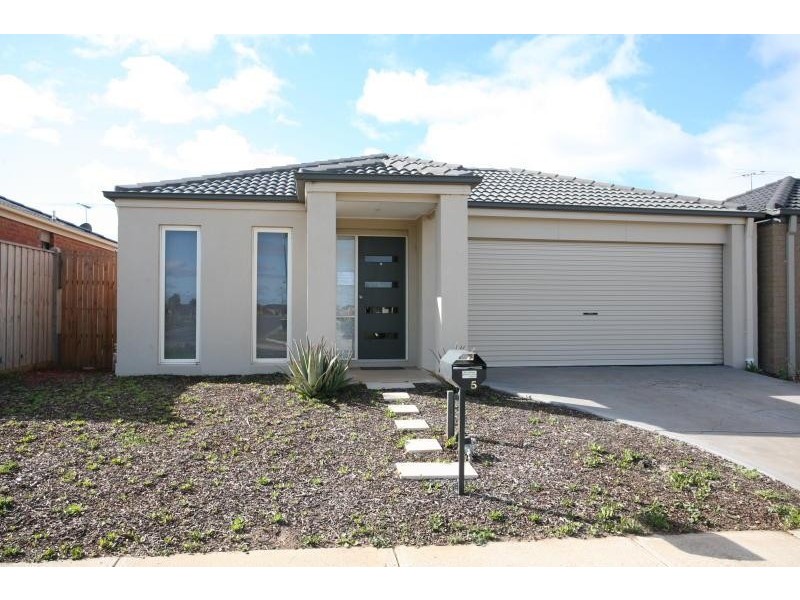 25 Emperor Parade, Tarneit VIC 3029