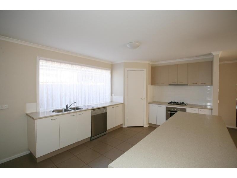 25 Emperor Parade, Tarneit VIC 3029
