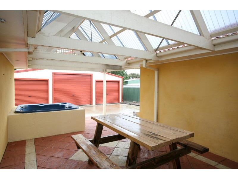 203 Hogans Road, Hoppers Crossing VIC 3029