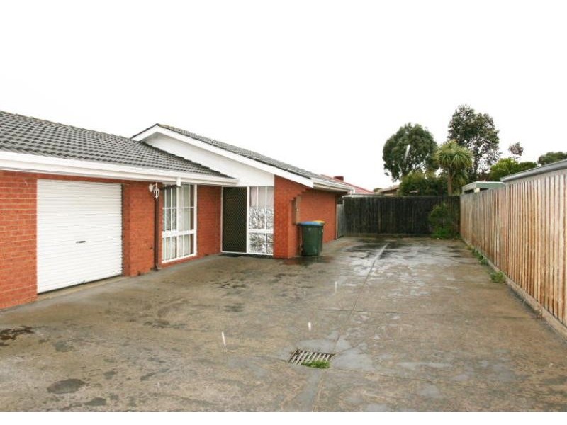 Unit 13b Moffatt Crescent, Hoppers Crossing VIC 3029