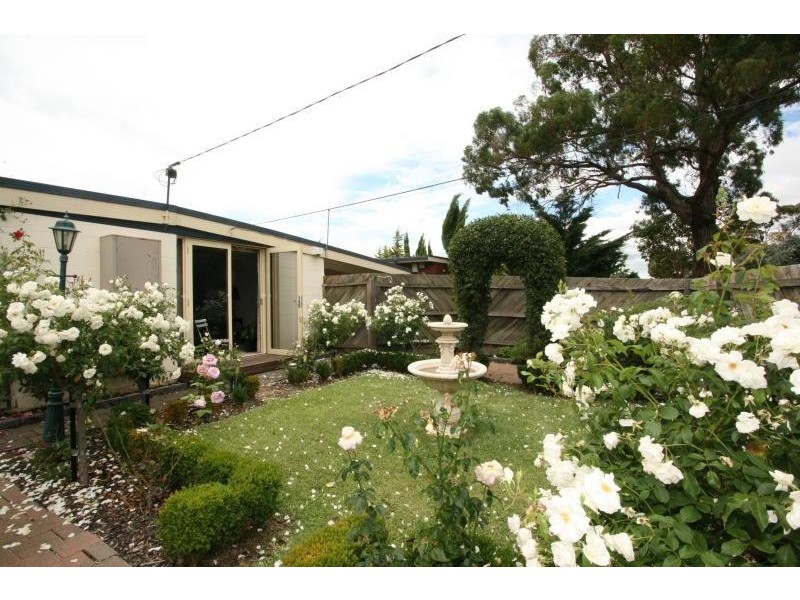 27 Eldan Drive, Werribee VIC 3030