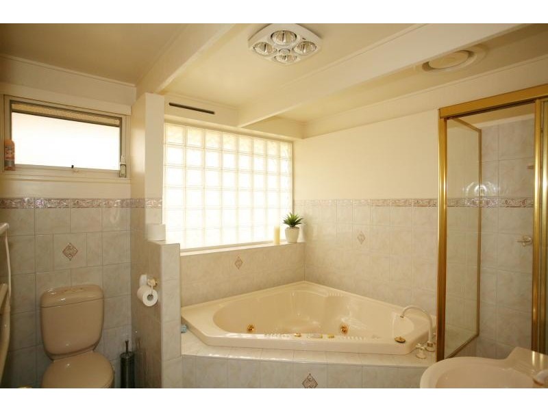 27 Eldan Drive, Werribee VIC 3030