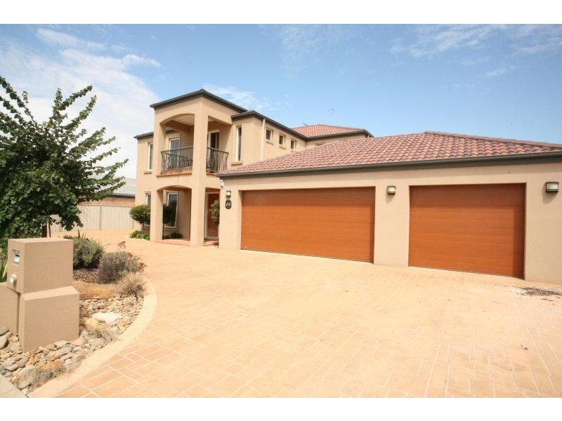 44 Caradon Drive, Truganina VIC 3029