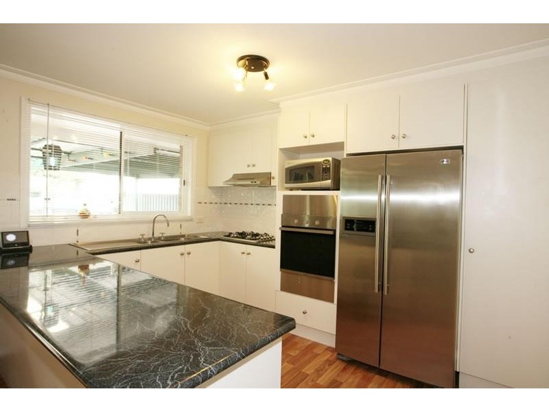 2 Saddington Avenue, Hoppers Crossing VIC 3029