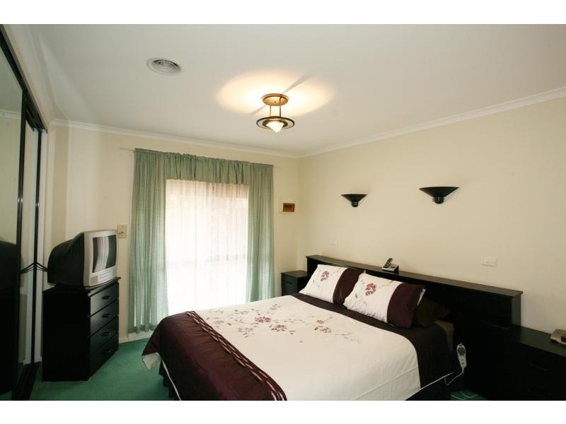 2 Saddington Avenue, Hoppers Crossing VIC 3029
