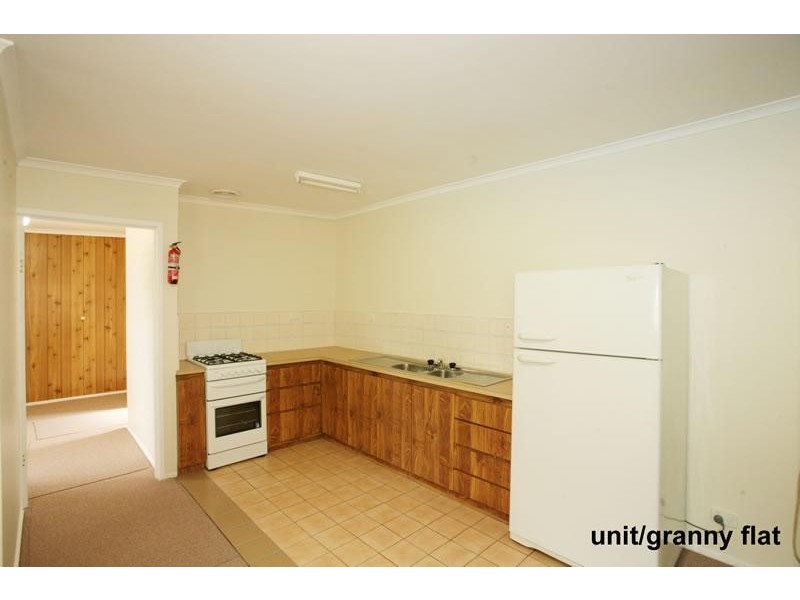 2 Saddington Avenue, Hoppers Crossing VIC 3029