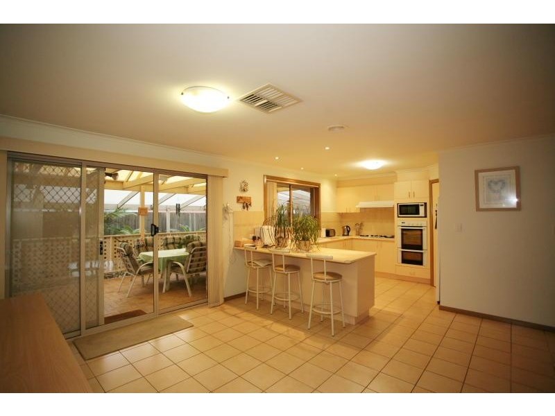 40 Wildflower Crescent, Hoppers Crossing VIC 3029