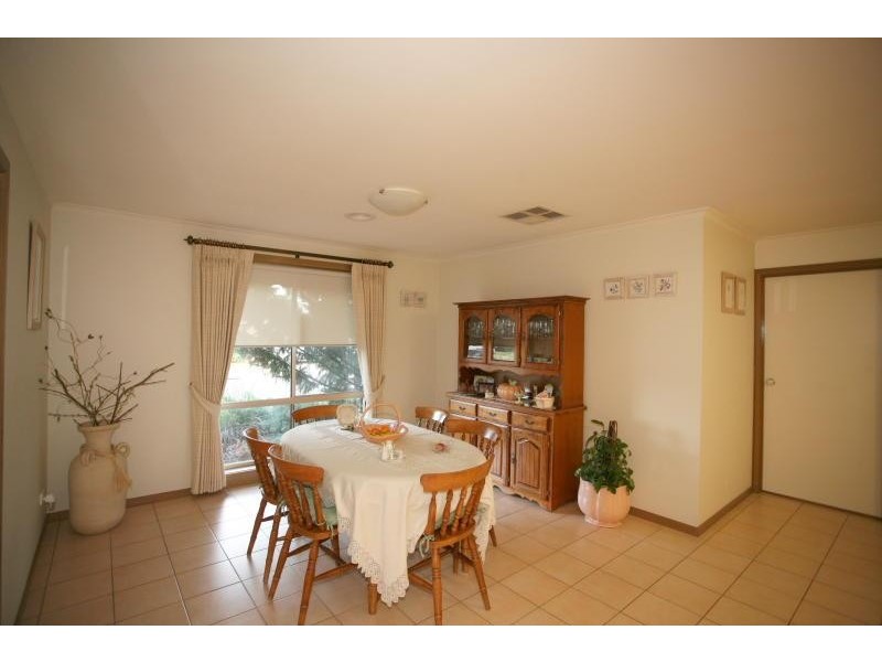 40 Wildflower Crescent, Hoppers Crossing VIC 3029