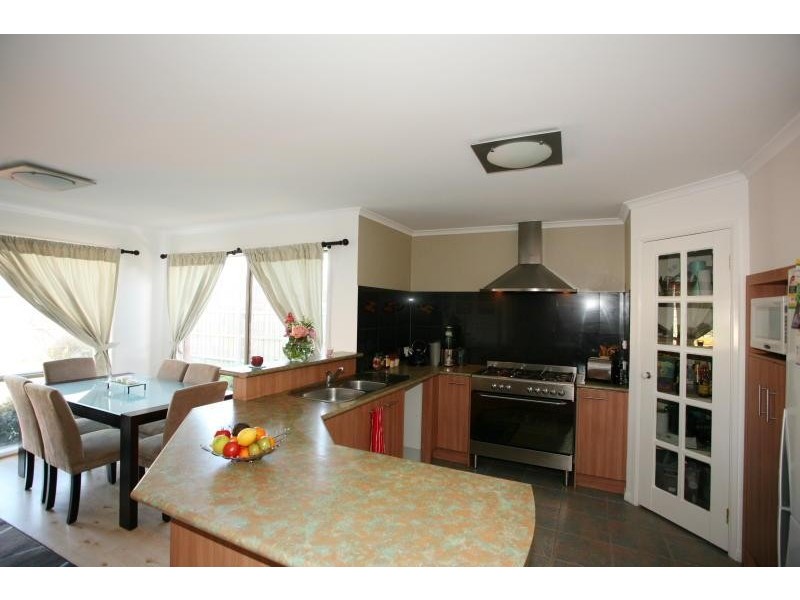 31 Bridgewater Way, Truganina VIC 3029