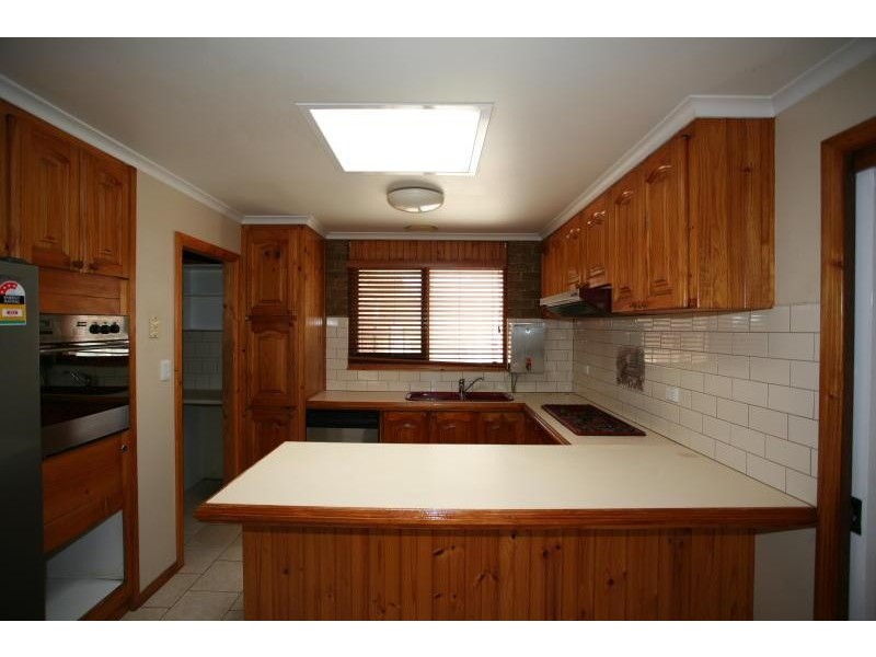 38 Wynarka Drive, Hoppers Crossing VIC 3029