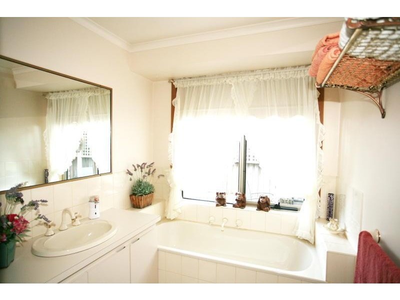 4 Michelle Court, Hoppers Crossing VIC 3029