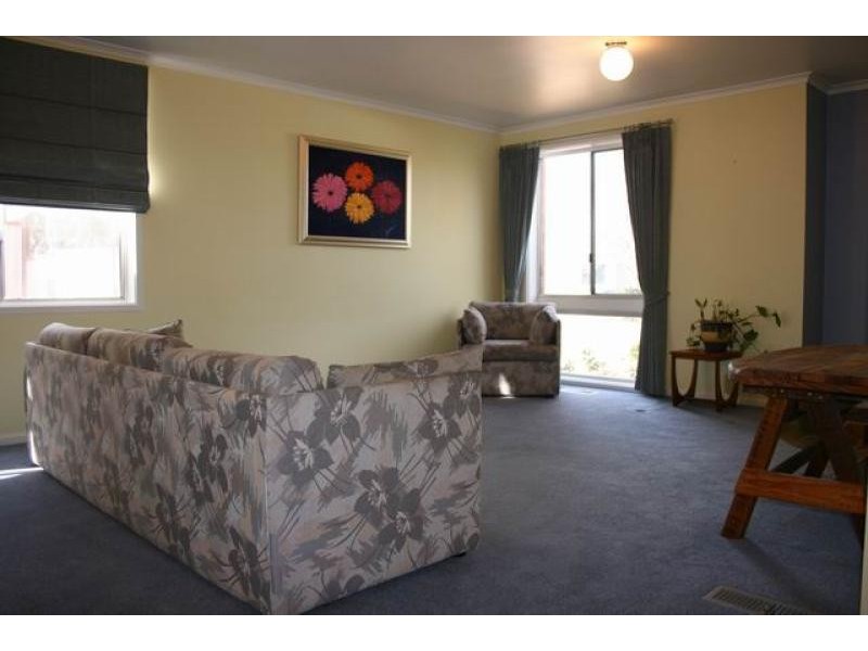 3 ROBERTS STREET, Macquarie ACT 2614
