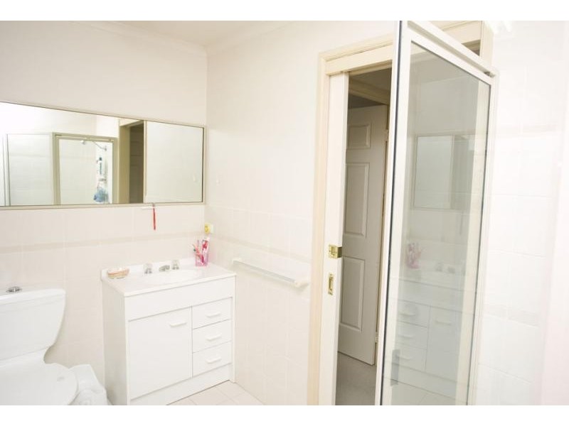 4 EARLE PLACE, Page ACT 2614