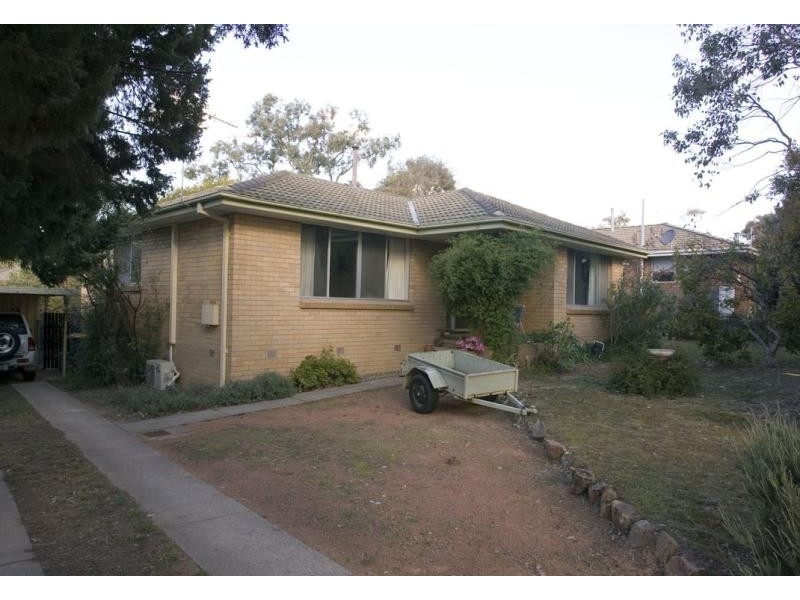 8 BUNDEY STREET, Higgins ACT 2615