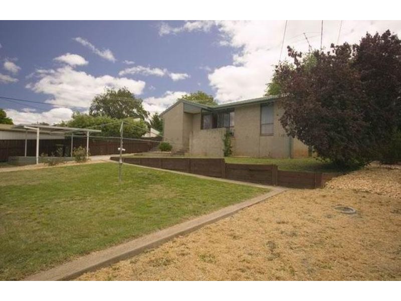 8 WAYAL PLACE, Giralang ACT 2617