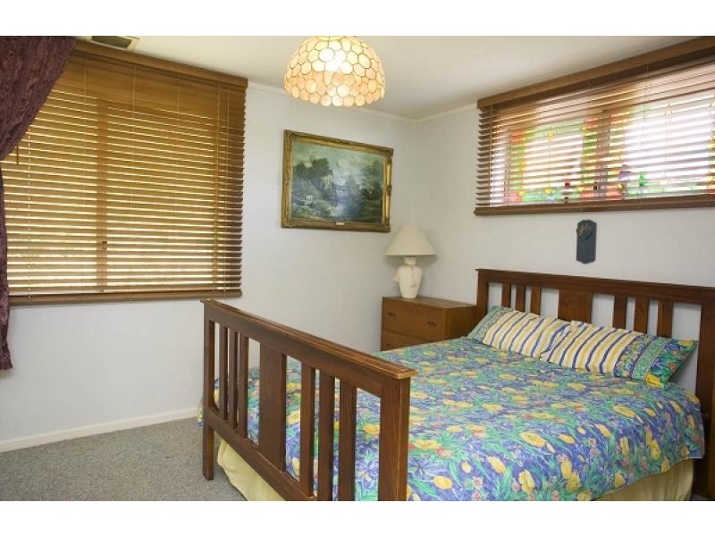 56 HANDCOCK CRESCENT, Macgregor ACT 2615