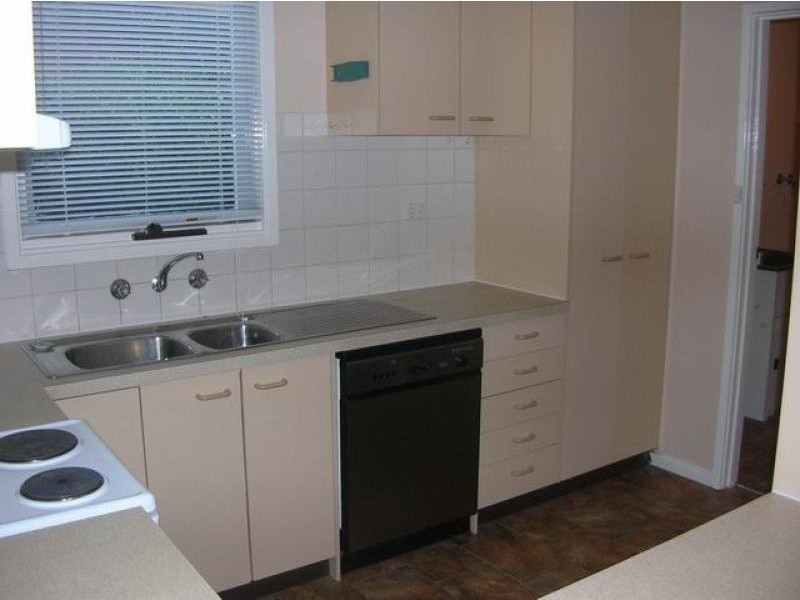 15 ASTON CRESCENT, Cook ACT 2614