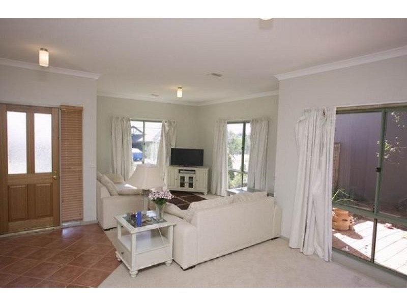 12 GOLDMAN STREET, Bruce ACT 2617