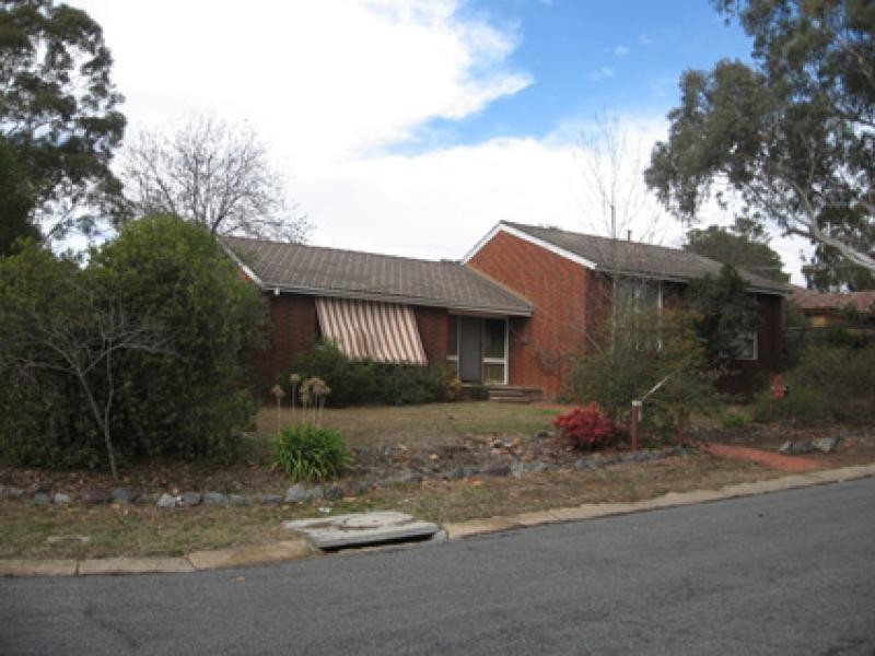 6 WARRAMBOOL CLOSE, Giralang ACT 2617
