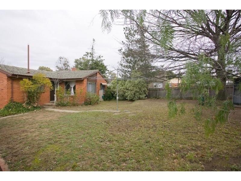 22 BENNELONG CRESCENT, Macquarie ACT 2614