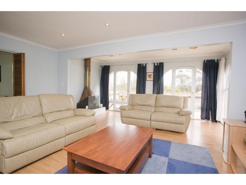 16 POHLMAN STREET, Latham ACT 2615