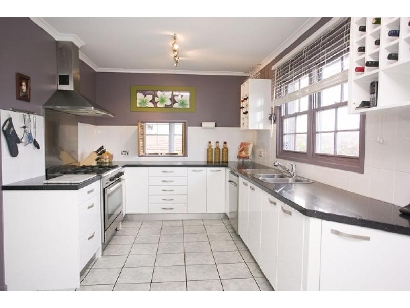 16 POHLMAN STREET, Latham ACT 2615