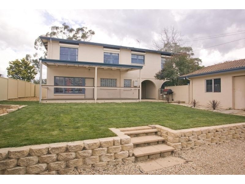 16 POHLMAN STREET, Latham ACT 2615