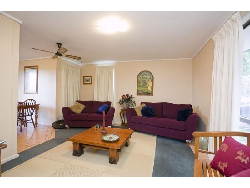 4 Wayal Place, Giralang ACT 2617