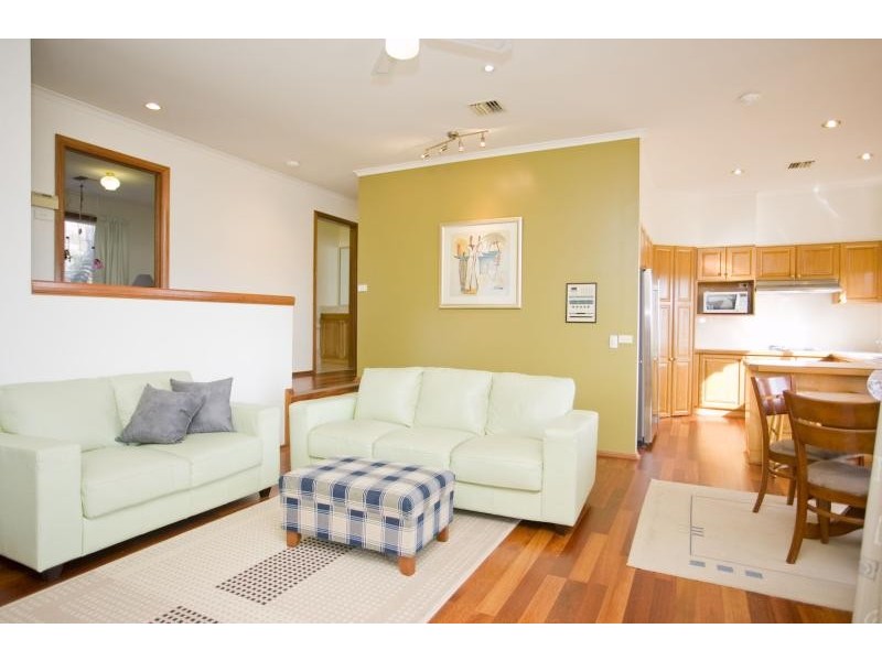 8/11 Teakle Place, Bruce ACT 2617
