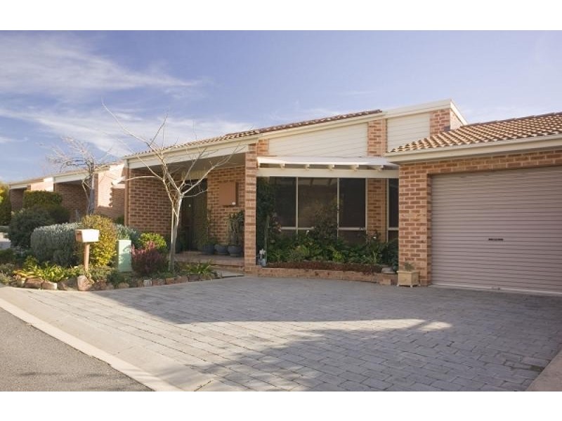 UNIT 4, 15 STROUD PLACE, Florey ACT 2615
