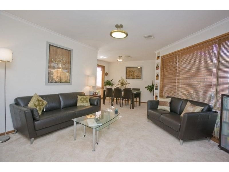 UNIT 4, 15 STROUD PLACE, Florey ACT 2615
