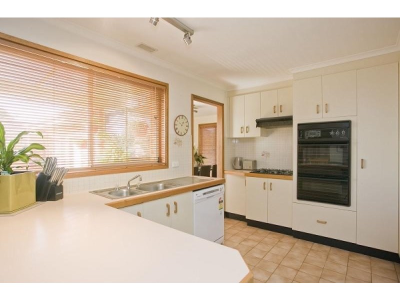 UNIT 4, 15 STROUD PLACE, Florey ACT 2615