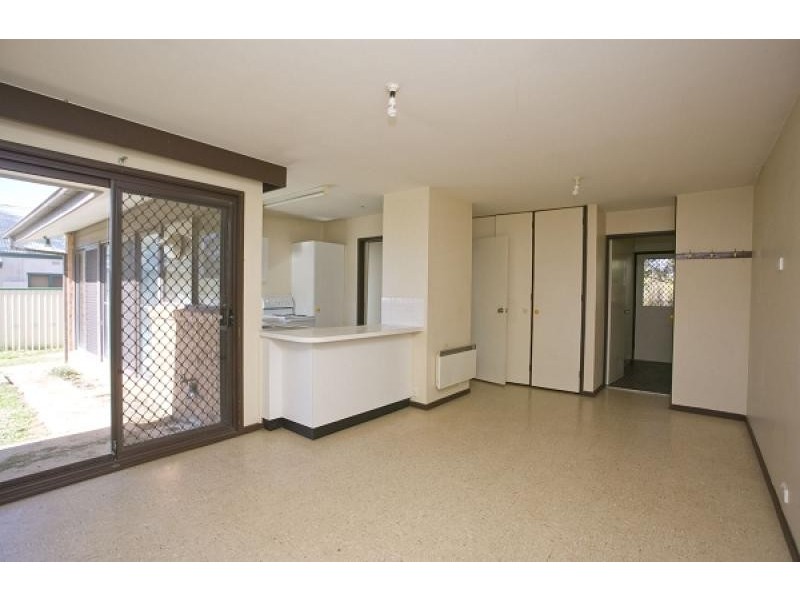 21 Euroka Street, Narrabundah ACT 2604
