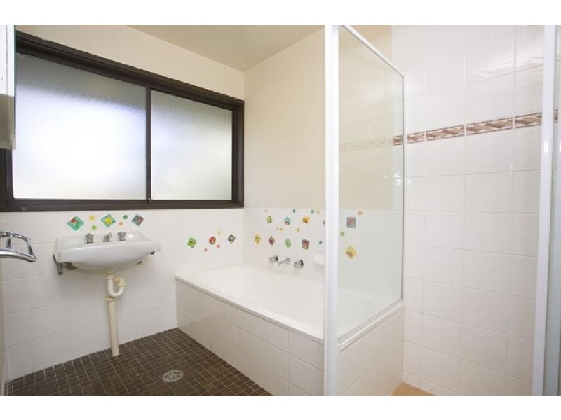 21 Euroka Street, Narrabundah ACT 2604