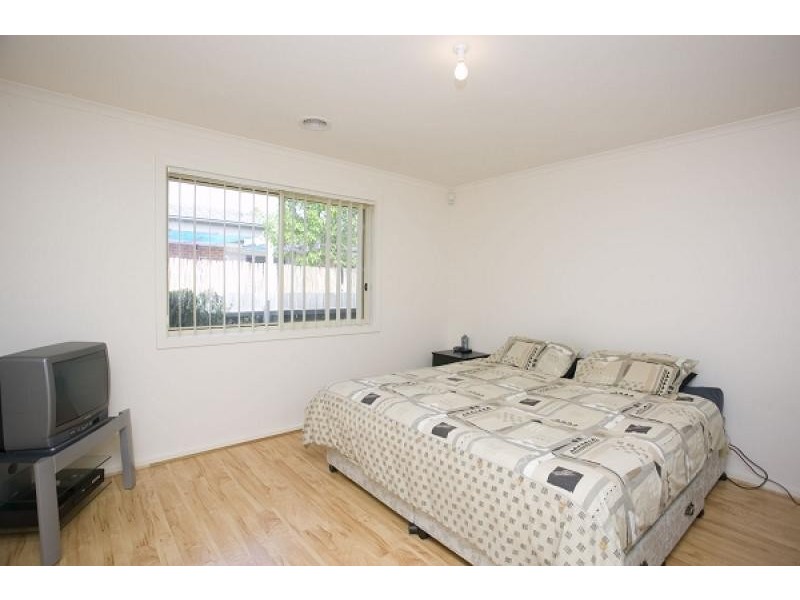 16 Lovely Close, Dunlop ACT 2615