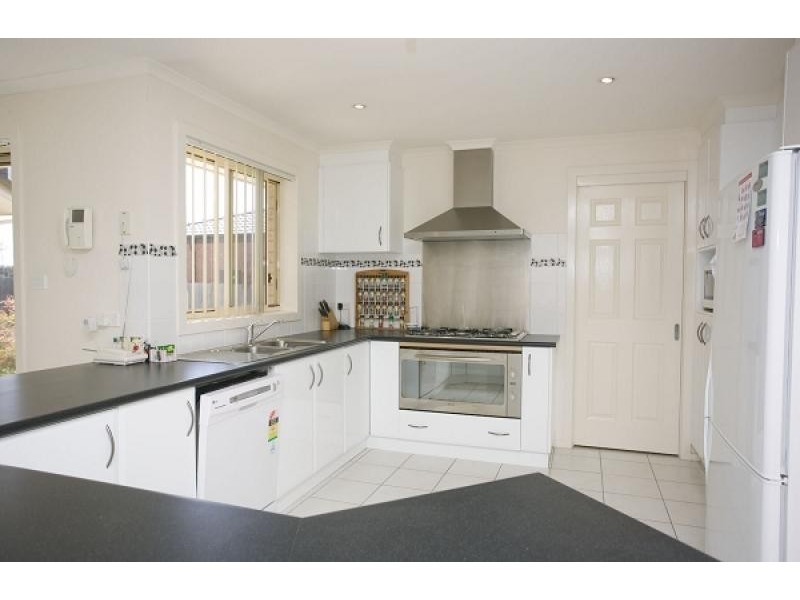 16 Lovely Close, Dunlop ACT 2615