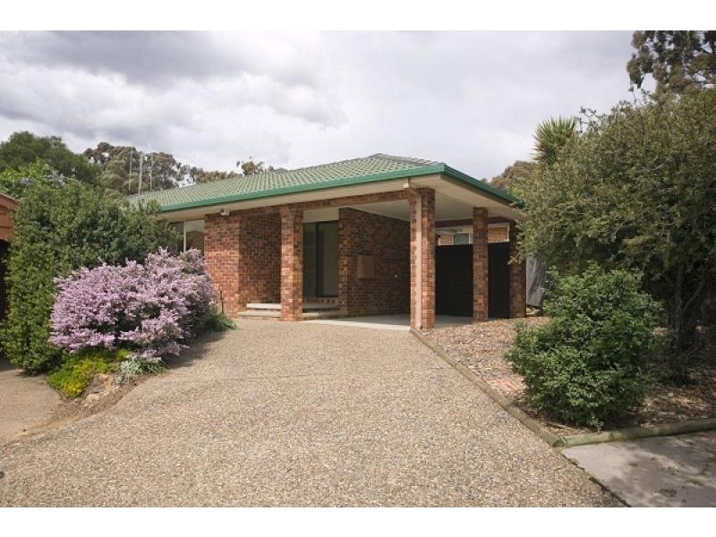 11 Lockhart Place, Amaroo ACT 2914