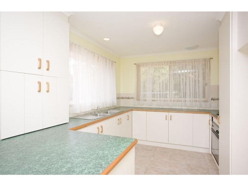 11 Lockhart Place, Amaroo ACT 2914