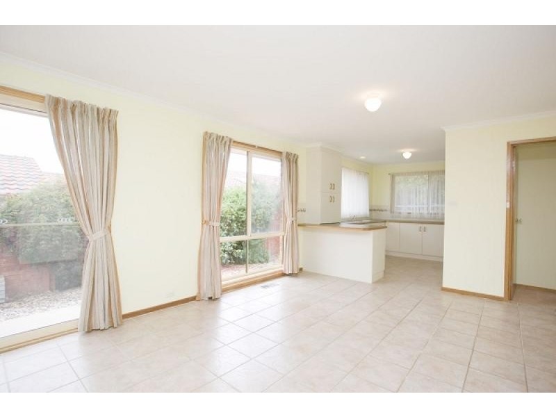 11 Lockhart Place, Amaroo ACT 2914