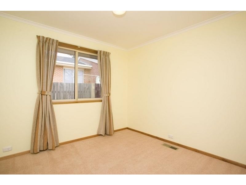 11 Lockhart Place, Amaroo ACT 2914