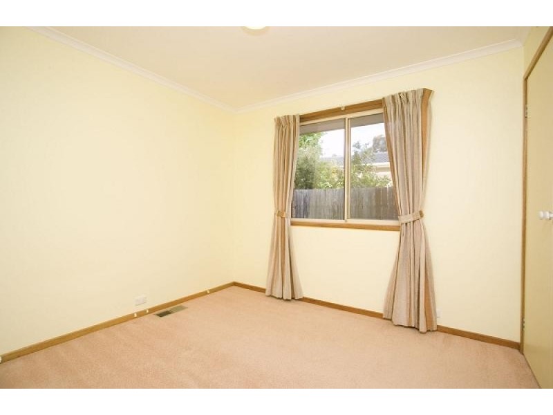 11 Lockhart Place, Amaroo ACT 2914