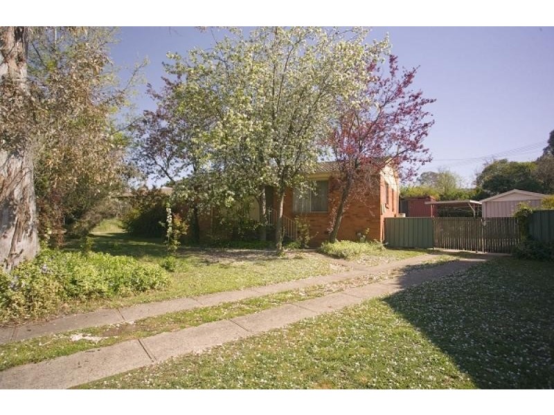 26 Bennelong Crescent, Macquarie ACT 2614