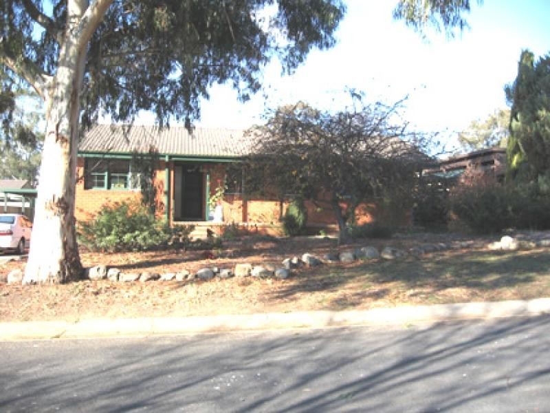 32 Pickworth Street, Holt ACT 2615