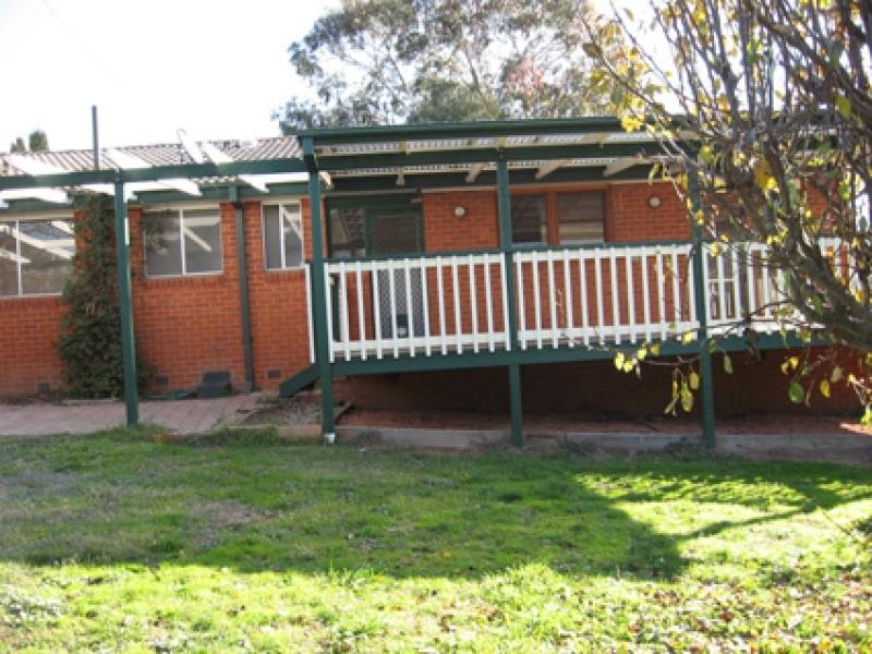 32 Pickworth Street, Holt ACT 2615