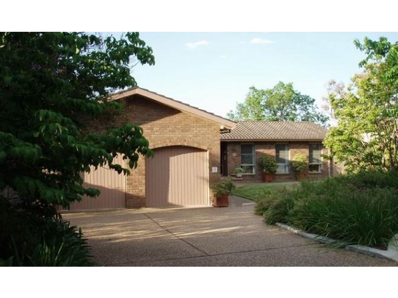 11 Gibbes Place, Weetangera ACT 2614