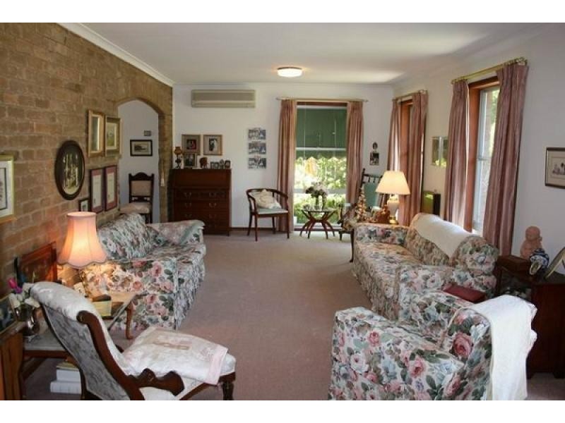 11 Gibbes Place, Weetangera ACT 2614