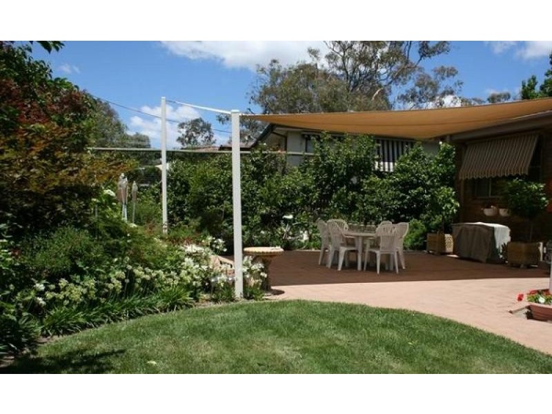 11 Gibbes Place, Weetangera ACT 2614